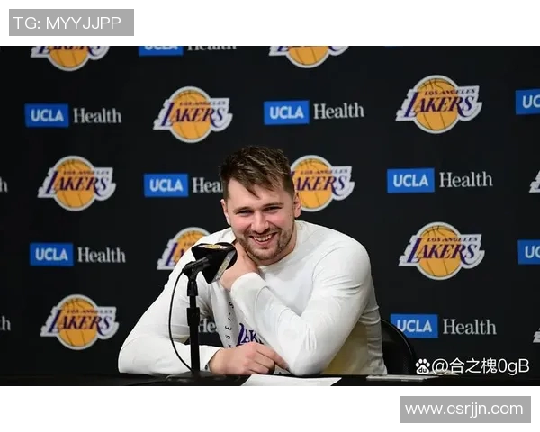 雷迪克关注里夫斯与东契奇比赛负荷明日全力出击迎战太阳