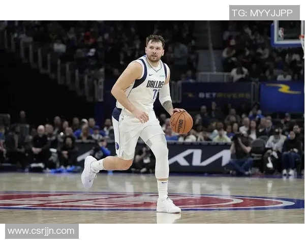 哈登传球失误 东契奇上篮轻松得分