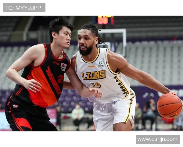 蒋浩然半场7中5轰19分4板,江苏全队一共34分 蒋浩然半场7中5轰19分4板,江苏全队一共34分